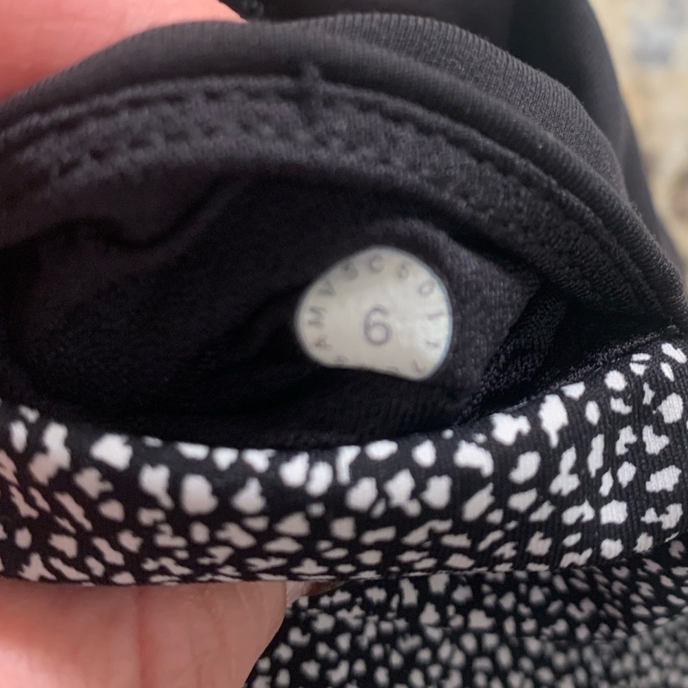 Lulu Lemon leggings size medium EUC - Picture 9 of 10